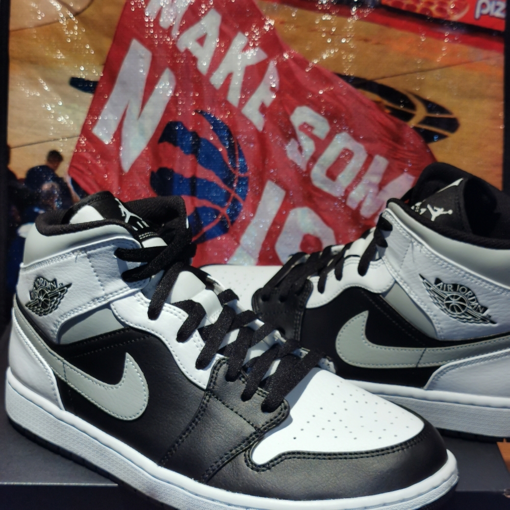Air Jordan 1 Mid White Shadow - Size 10.5
